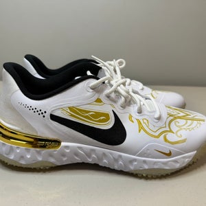 Size 10.5 Men’s Nike Alpha Huarache Elite 3 Turf Gold Metallic White