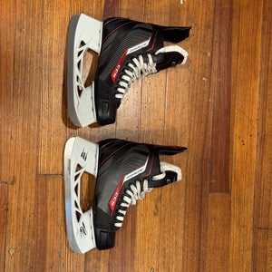 CCM JetSpeed 250 Hockey Skates Regular Width Size 4 (Used)