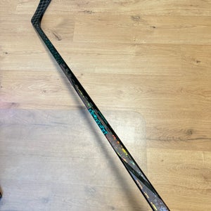 Bauer Twitch  77 Flex P28  RH