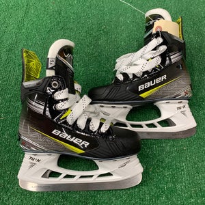 Junior Bauer Vapor X4 Hockey Skates Regular Width Size 1.5 (Used)