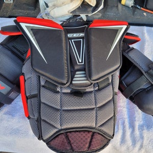 CCM Extreme Flex E2.5 Goalie Chest Protector Jr Sm/Med (Used)