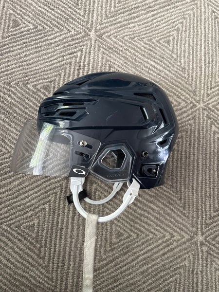 Medium Bauer Re-Akt 150 Helmet (Used)