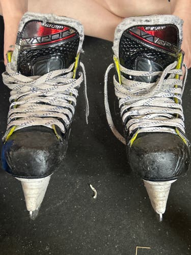 2019 Bauer Vapor 2X Pro Hockey Skates Size 2.5 (Used)