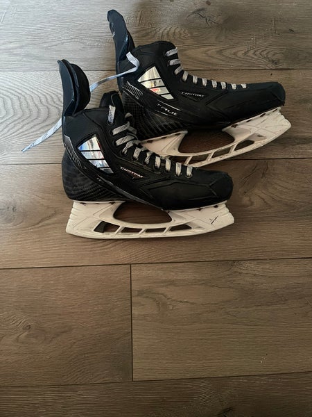 True Pro Custom Hockey Skates Extra Wide Width  8.5 (Used)