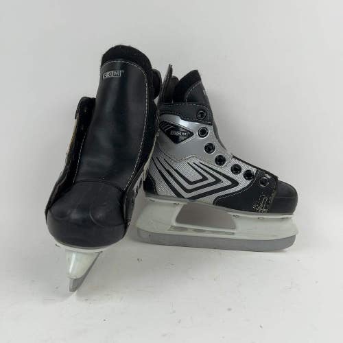 CCM Intruder Size 10 Youth Hockey Skates