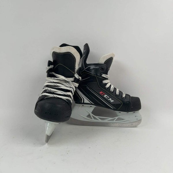 CCM Tacks 9040 Size 12 Youth Hockey Skates