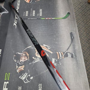 P28 | 65 Flex NEW! Intermediate Bauer Vapor Flylite League Right Handed Hockey Stick Pro Stock