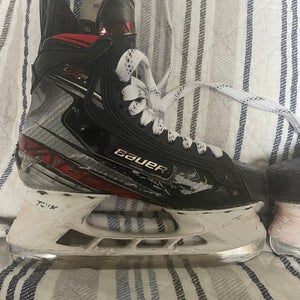 Bauer Vapor 2X Pro Hockey Skates Regular Width   Size 6 (Used)