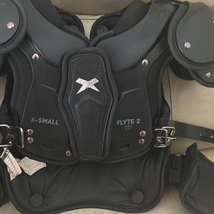 XS Youth Xenith Flyte Shoulder Pads (Used)