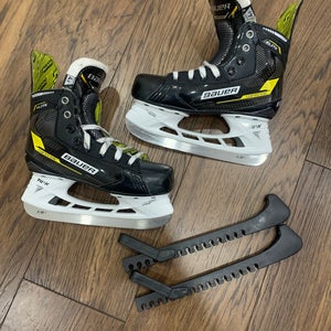 LIKE NEW Bauer Supreme Elite Hockey Skates Regular Width Size 4.5 (Used)