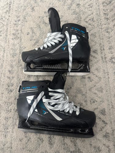 True One Piece Hockey Goalie Skates Regular Width Pro Stock 8 (Used)