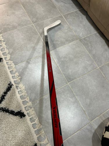 Senior Bauer Hyperlite 2 Right Handed Hockey Stick P92 Pro Stock (Used)