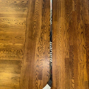 Senior Bauer Vapor Hyperlite Right Handed Hockey Stick P92  (Used)