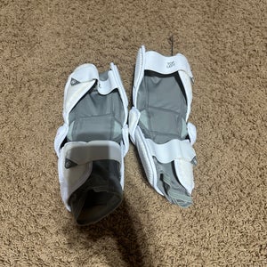 D-1 College Issued Maverik Rome Arm Pads