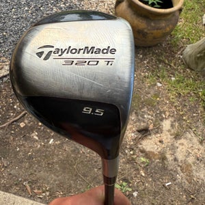 Men's TaylorMade 320 Right Handed Driver Stiff Flex 9 Loft (Used)