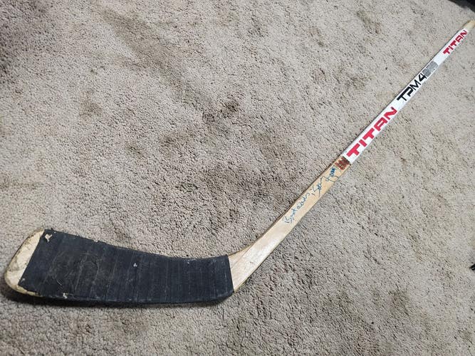STEVE YZERMAN 83'84 Signed ROOKIE Detroit Red Wings NHL Game Used Hockey Stick