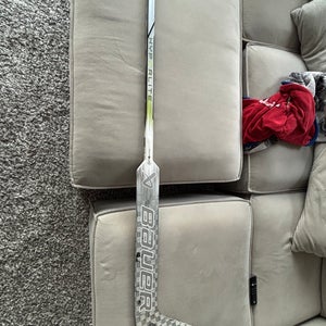 Intermediate Bauer Hyperlite 2 Regular Goalie Stick 23" Paddle  (Used)