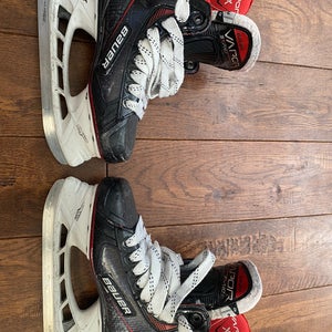 Bauer Vapor 3X Pro Hockey Skates Regular Width Size 2 (Used)