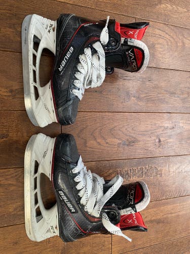 Bauer Vapor 3X Pro Hockey Skates Regular Width Size 2 (Used)
