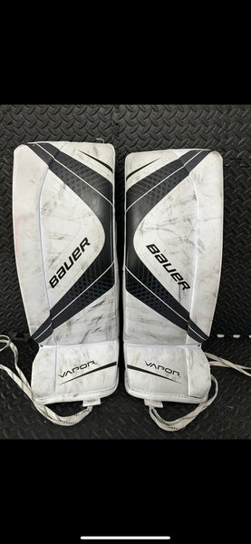 Medium  Bauer Vapor X700 Goalie Leg Pads (Used)