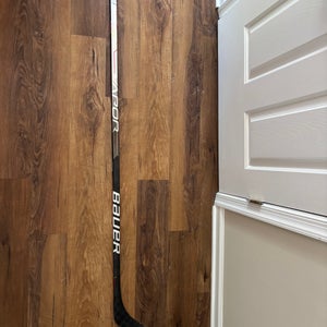 Senior Bauer Vapor Hyperlite Left Hand P92 Hockey Stick (Used)