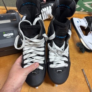 2024 True SVH Pro Custom Hockey Skates Regular Width 7 (New)