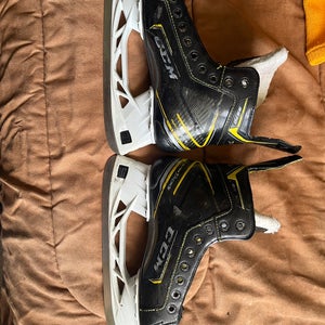 CCM Super Tacks 9370 Hockey Skates Regular Width Size 5.5