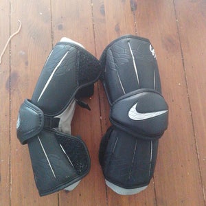 Large Nike Vapor Arm Pads (Used)