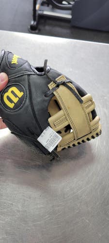 Used Wilson A450 BB/SB Glove RH Throw None 10" 11497-C000150080