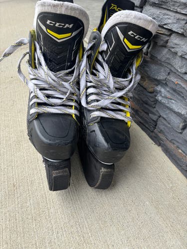 CCM Tacks Classic PRO + Hockey Skates size 8 (Used but in great shape)