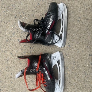 Bauer Vapor Hockey Skates Size 4 (Used)