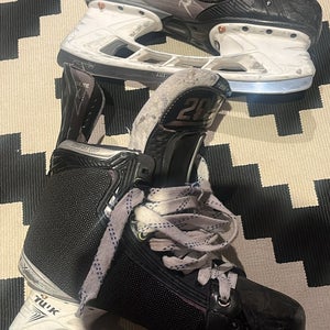 Bauer Hyperlite fit 2 size 9.5