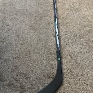 Senior Bauer Proto-R Right Handed 77 Flex Hockey Stick P28 (New)