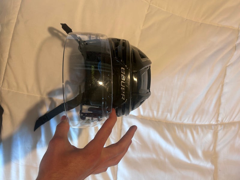 Small Bauer Re-Akt 150 Helmet (Used)