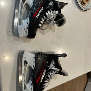 2024 Bauer Vapor 3X Hockey Skates Regular Width Size 5 (Used)
