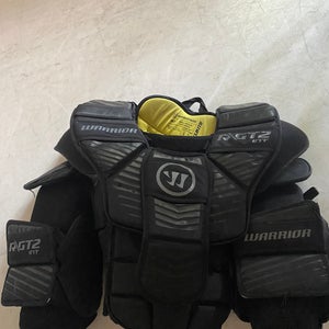 Small / Medium  Warrior Ritual GT2 Goalie Chest Protector (Used)