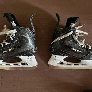 Bauer Supreme Mach Hockey Skates Regular Width Size 4 (Used)
