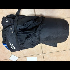 Reebok senior large hockey padded shorts