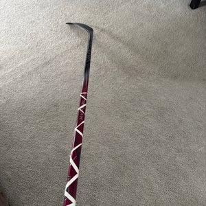 Senior Bauer Hyperlite 2 Right Handed Hockey Stick P28M Pro Stock (Used)
