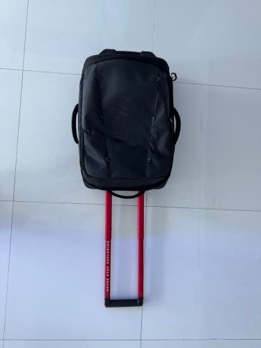 The North Face base camp roller bag 28