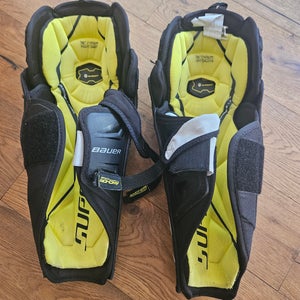 Senior Bauer Supreme 2S 16" 41 cm Shin Pads (Used)