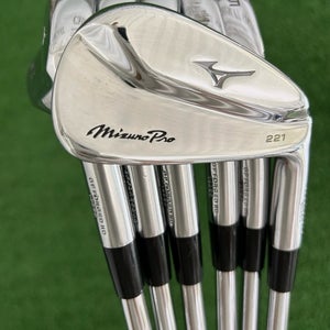 Mizuno Pro 221 Forged Iron Set 5-P / NS Pro Modus Tour 125 Extra Stiff