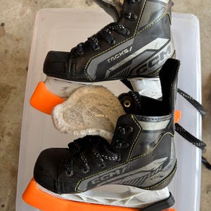 CCM Tacks 550 Hockey Skates 11 (Used)