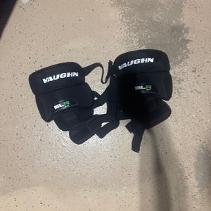 LIKE NEW! Vaughn SLR PRO KNEE PADS (Used)