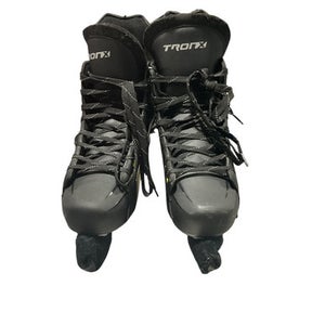 Used STRYKER TRONX SKATES Intermediate Hockey Skate Intermediate 6.0 11834-S000036102
