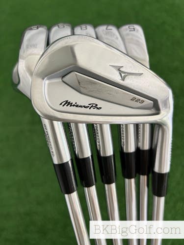 Mizuno Pro 223 Forged Iron Set 5-P / KBS Tour-V 110 Stiff
