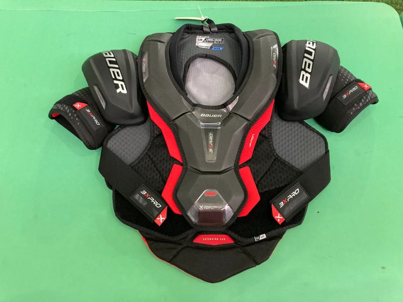 MINT CONDITION Large Senior Bauer Vapor 3X Pro Shoulder Pads