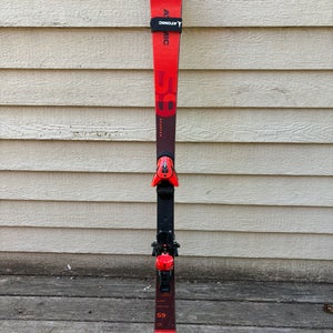 Atomic FIS Jr Skis