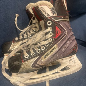 Bauer Vapor X Hockey Skates Size 3 (Used)