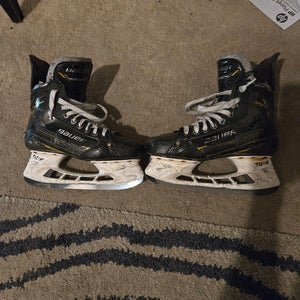 2022 Bauer Supreme M5 Pro Hockey Skates Regular Width 7.5 (Used)